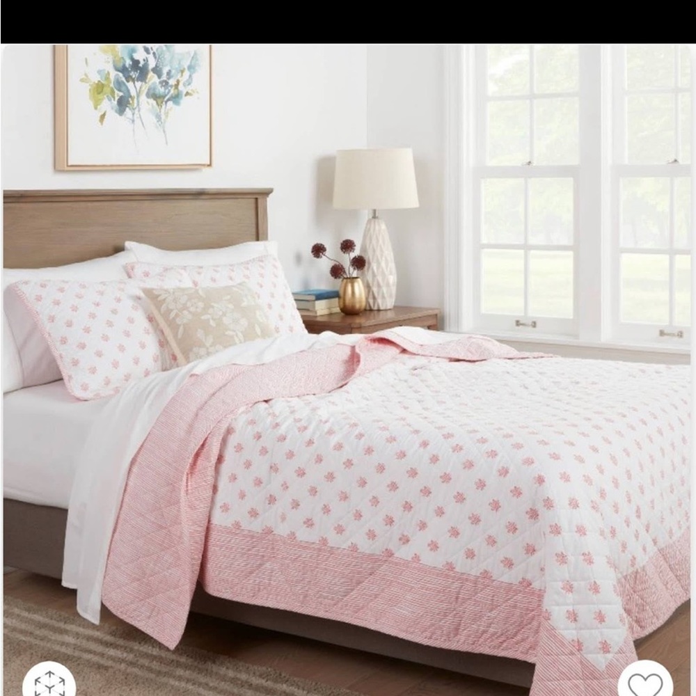 King Sized Threshold Quilt
